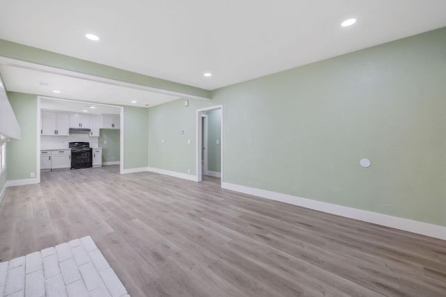 1247 N Ferger Avenue, Fresno, CA 93728