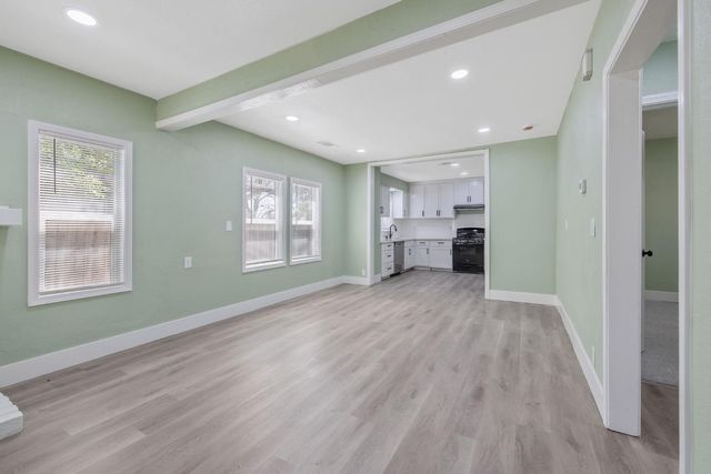 1247 N Ferger Avenue, Fresno, CA 93728