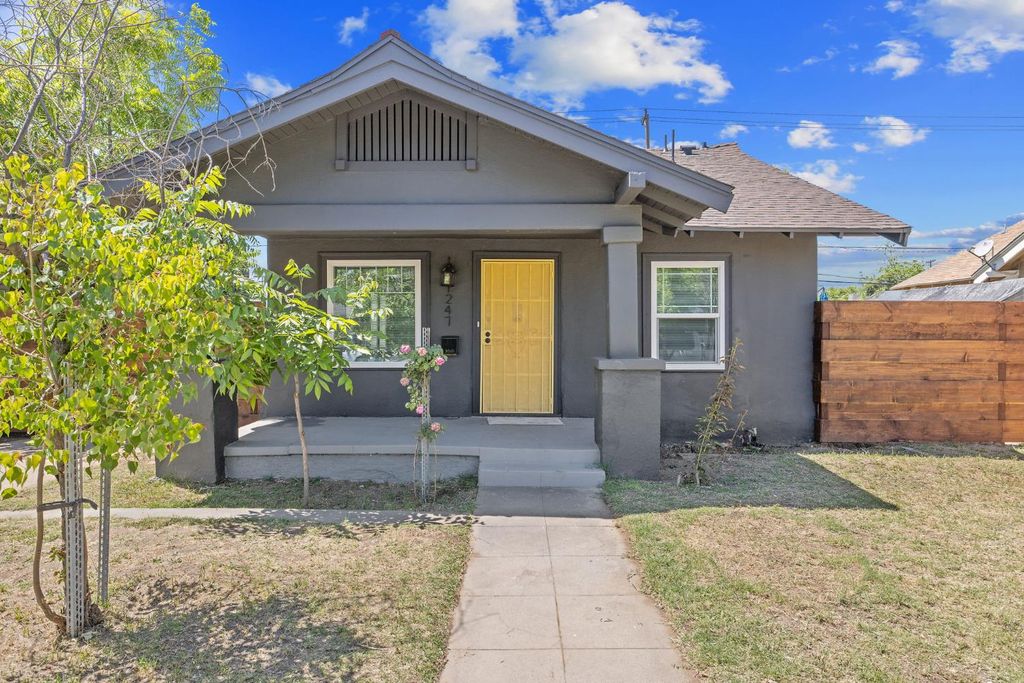 1247 N Ferger Avenue, Fresno, CA 93728