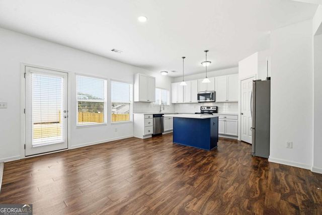 1560 Avalon Creek Road, Sugar Hill, GA 30518