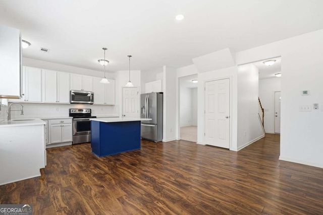 1560 Avalon Creek Road, Sugar Hill, GA 30518