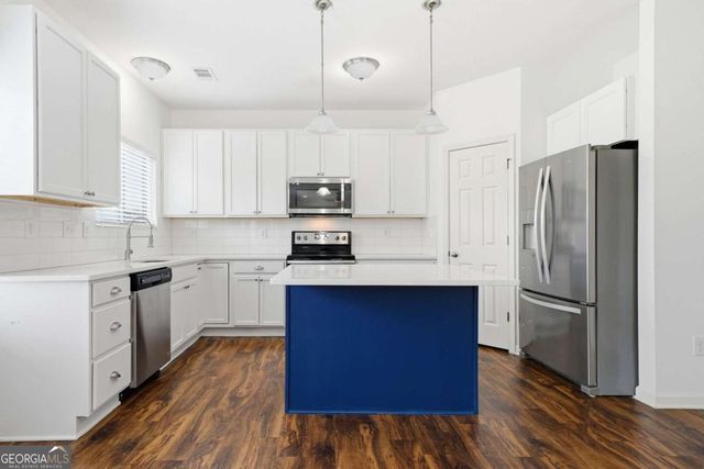 1560 Avalon Creek Road, Sugar Hill, GA 30518