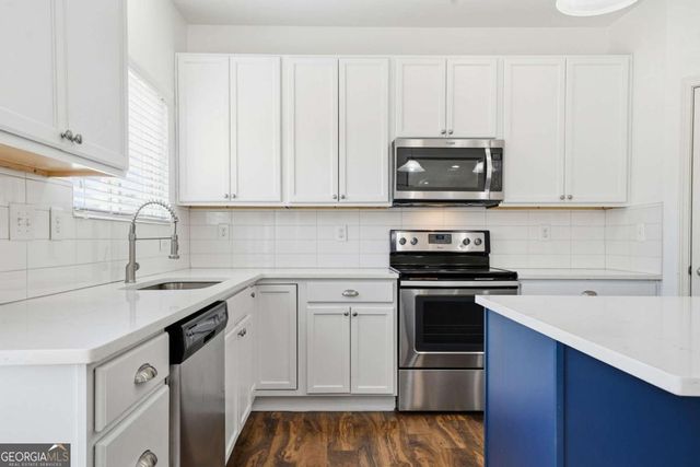 1560 Avalon Creek Road, Sugar Hill, GA 30518