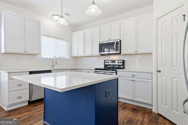 1560 Avalon Creek Road, Sugar Hill, GA 30518