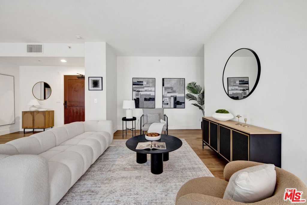 Image 11 of property listing at 460 S Spring Street 1110, Los Angeles, CA 90013