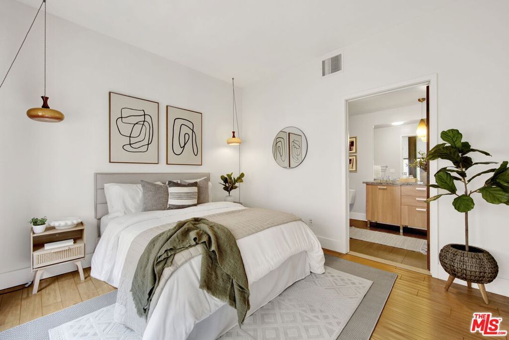 Image 15 of property listing at 460 S Spring Street 1110, Los Angeles, CA 90013