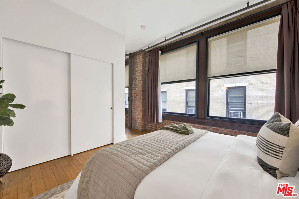 Image 17 of property listing at 460 S Spring Street 1110, Los Angeles, CA 90013