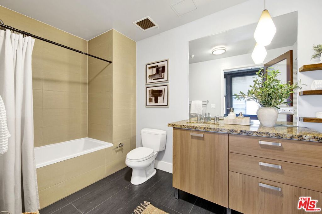 Image 18 of property listing at 460 S Spring Street 1110, Los Angeles, CA 90013