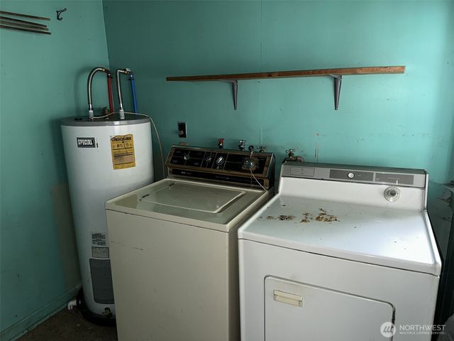 6405 Westside Highway, Castle Rock, WA 98611