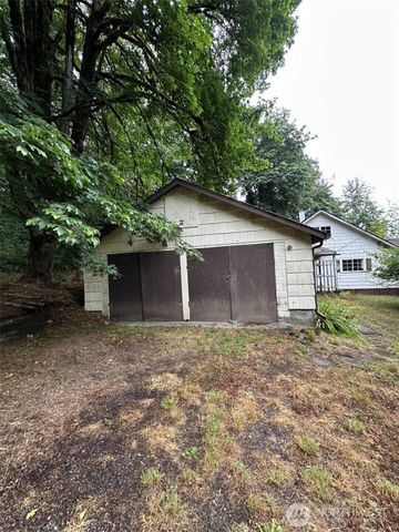 6405 Westside Highway, Castle Rock, WA 98611