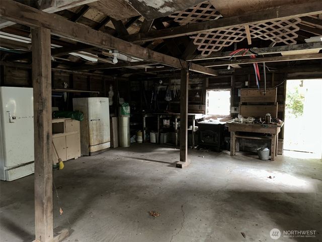 6405 Westside Highway, Castle Rock, WA 98611