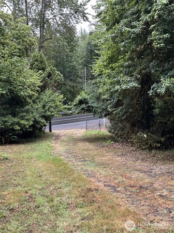 6405 Westside Highway, Castle Rock, WA 98611