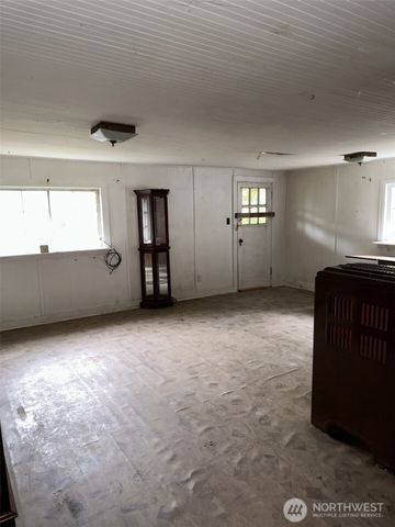 6405 Westside Highway, Castle Rock, WA 98611