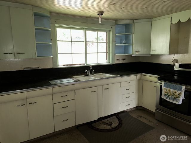 6405 Westside Highway, Castle Rock, WA 98611