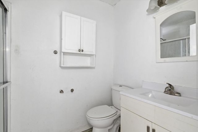 944 W Division Street, Springfield, MO 65803