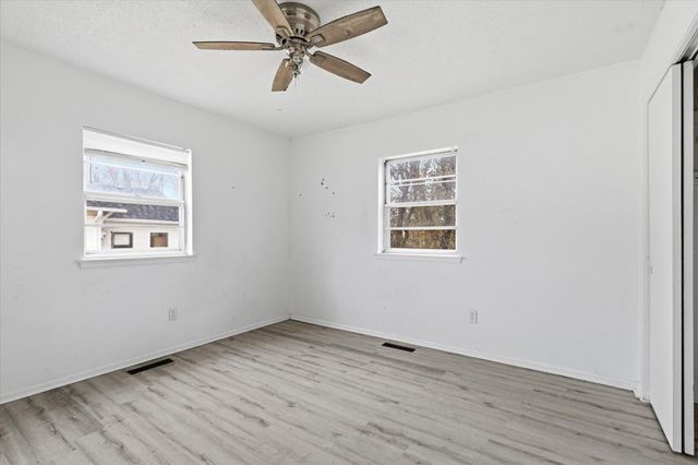 944 W Division Street, Springfield, MO 65803