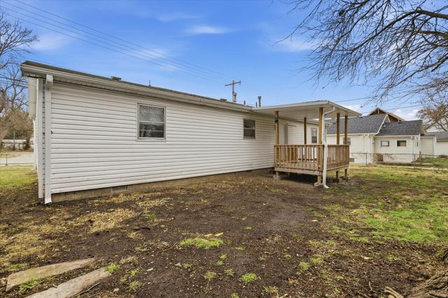 944 W Division Street, Springfield, MO 65803