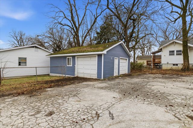 944 W Division Street, Springfield, MO 65803