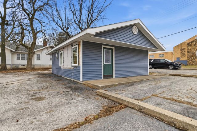 944 W Division Street, Springfield, MO 65803
