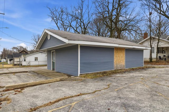 944 W Division Street, Springfield, MO 65803