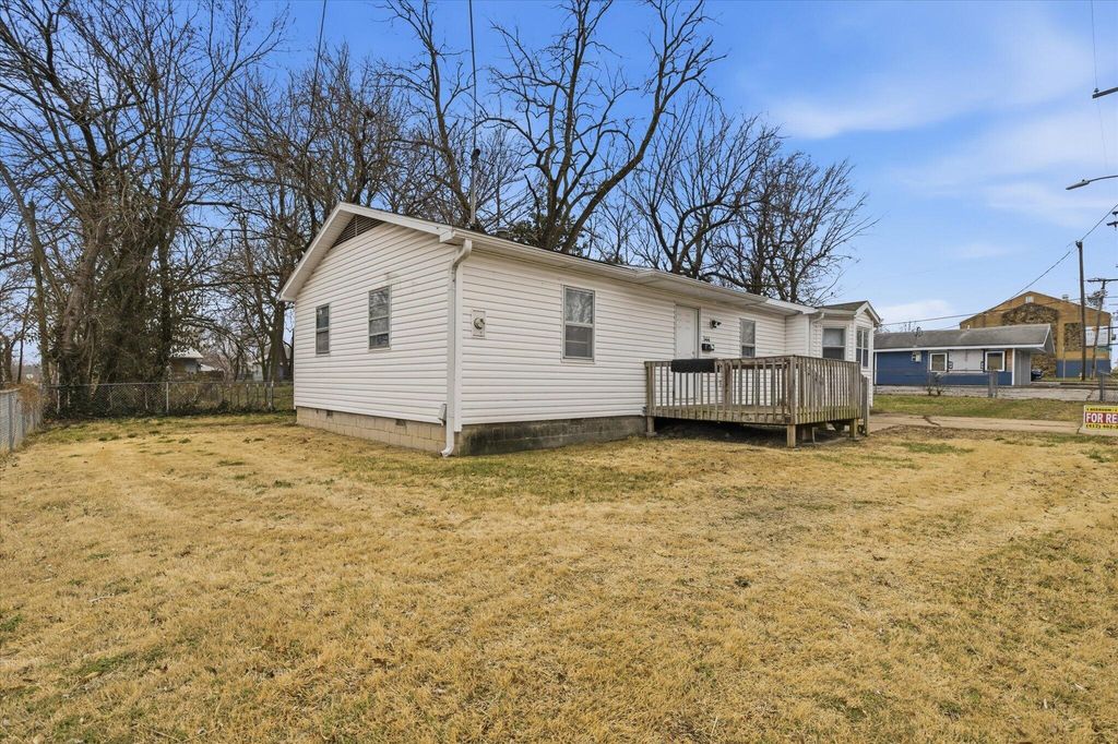 944 W Division Street, Springfield, MO 65803