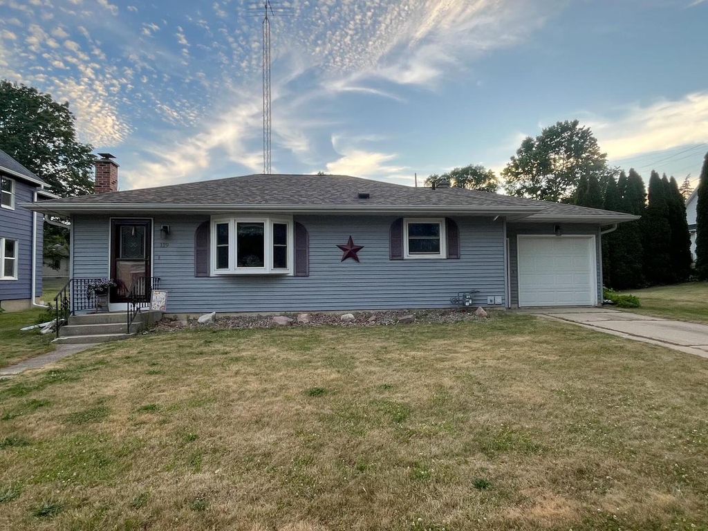 119 Roosevelt STREET, Fort Atkinson, WI 53538