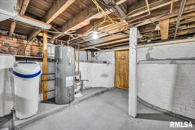 717 W CHESTNUT Street, Chillicothe, IL 61523