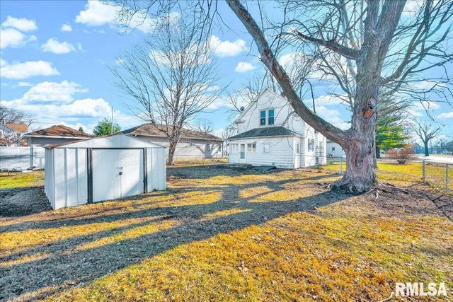 717 W CHESTNUT Street, Chillicothe, IL 61523