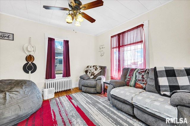 717 W CHESTNUT Street, Chillicothe, IL 61523