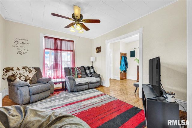 717 W CHESTNUT Street, Chillicothe, IL 61523