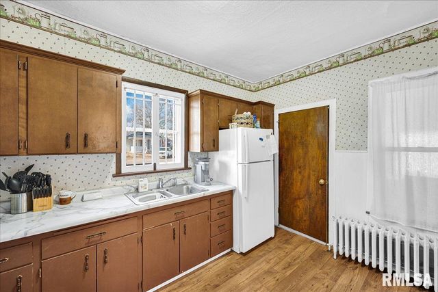 717 W CHESTNUT Street, Chillicothe, IL 61523