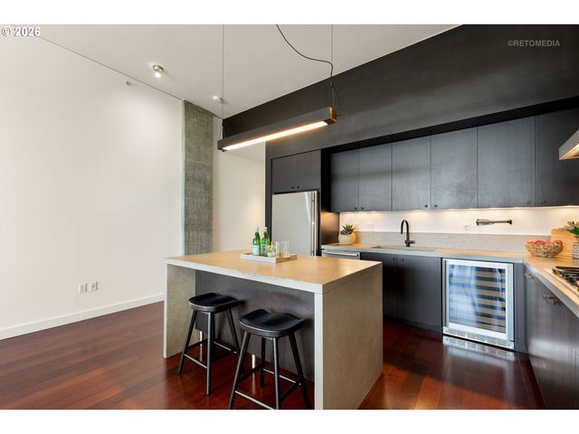 1926 W BURNSIDE St 1605, Portland, OR 97209