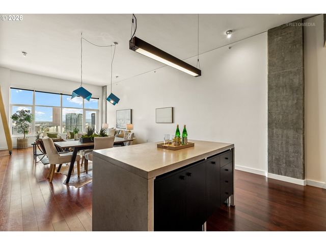 1926 W BURNSIDE St 1605, Portland, OR 97209