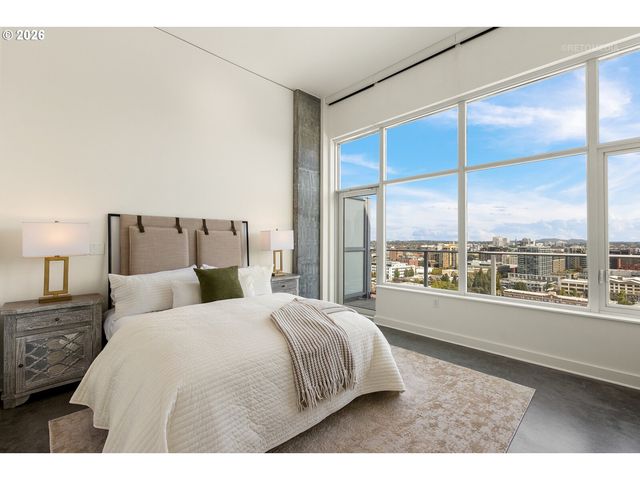 1926 W BURNSIDE St 1605, Portland, OR 97209
