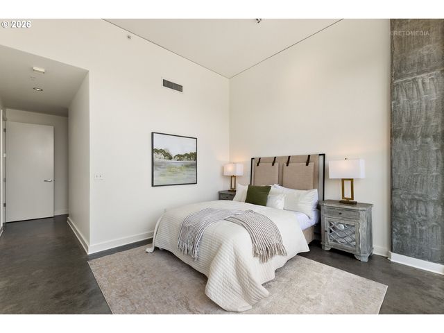 1926 W BURNSIDE St 1605, Portland, OR 97209