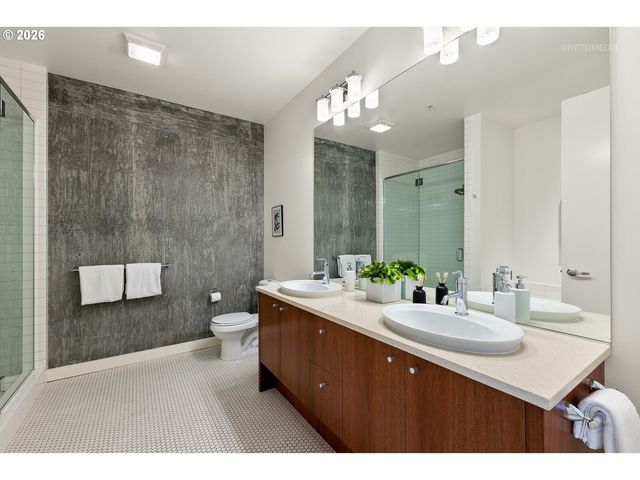 1926 W BURNSIDE St 1605, Portland, OR 97209