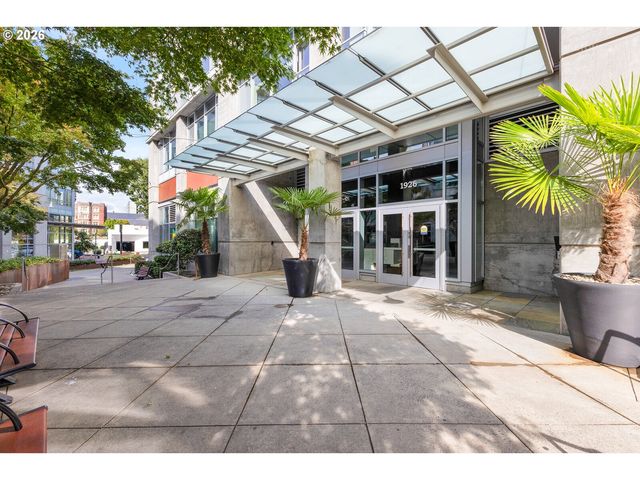 1926 W BURNSIDE St 1605, Portland, OR 97209