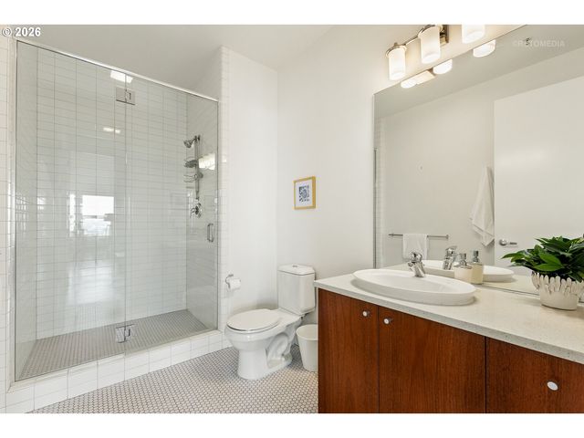1926 W BURNSIDE St 1605, Portland, OR 97209