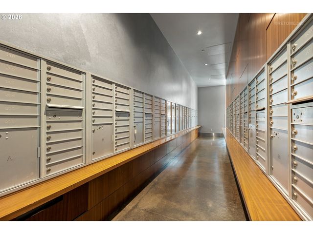 1926 W BURNSIDE St 1605, Portland, OR 97209