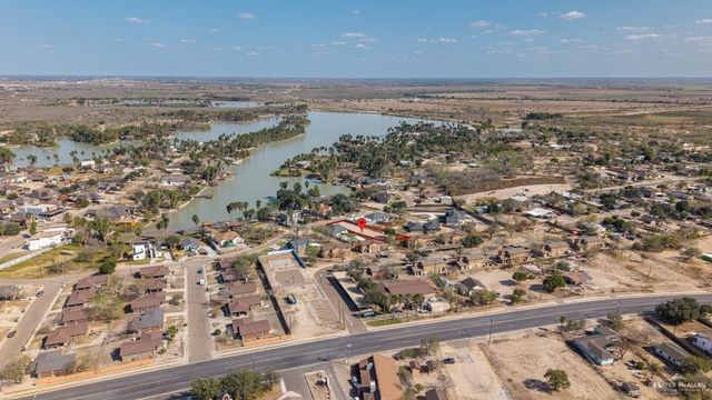 932 S Kika De La Garza Boulevard, La Joya, TX 78560