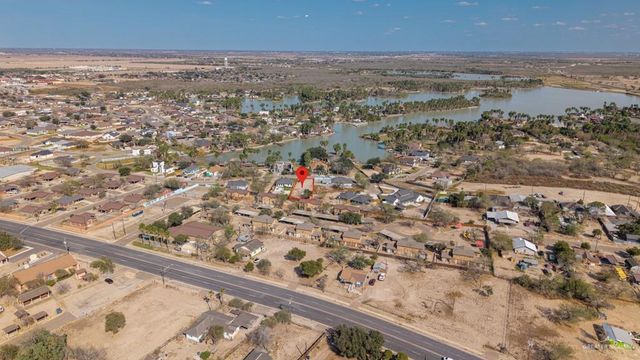 932 S Kika De La Garza Boulevard, La Joya, TX 78560