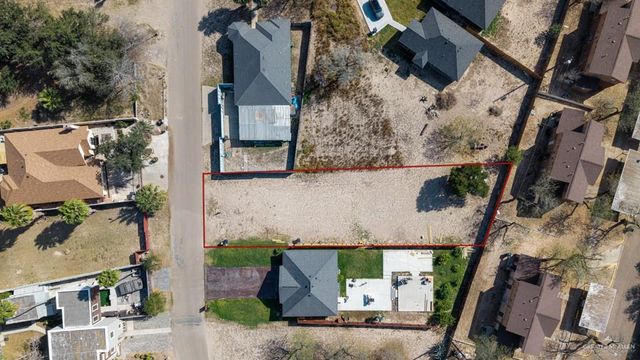 932 S Kika De La Garza Boulevard, La Joya, TX 78560