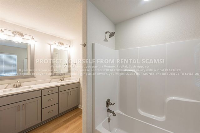 4747 W Tofino Drive, Fayetteville, AR 72704