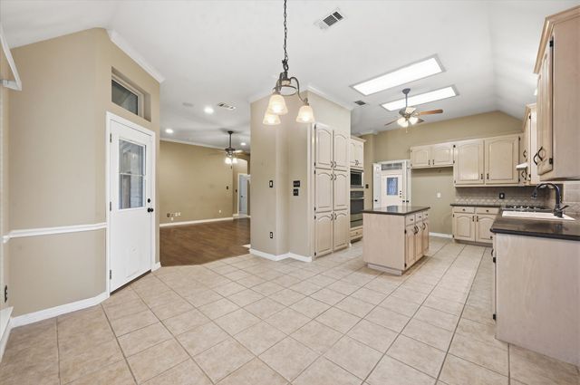 1616 Oak Creek Drive, Hurst, TX 76054