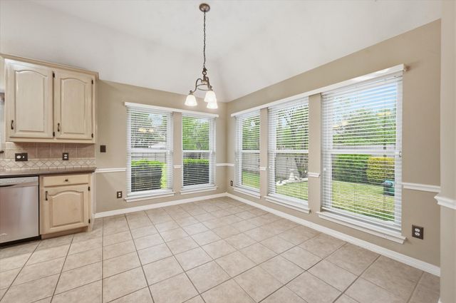 1616 Oak Creek Drive, Hurst, TX 76054