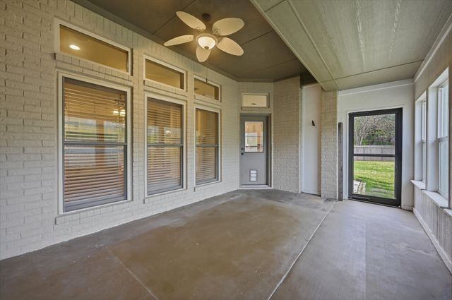 1616 Oak Creek Drive, Hurst, TX 76054