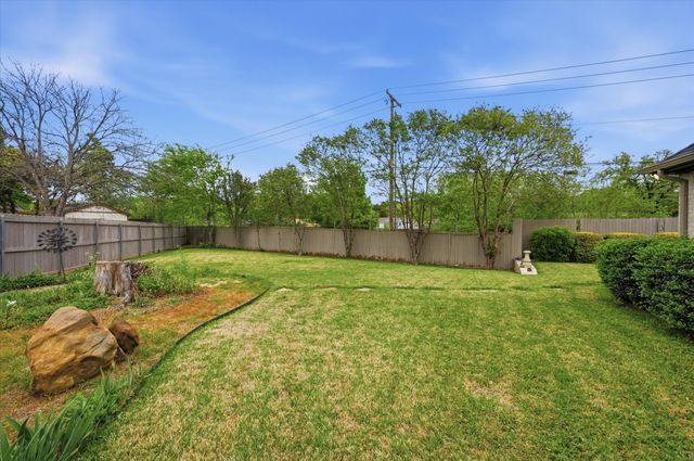 1616 Oak Creek Drive, Hurst, TX 76054