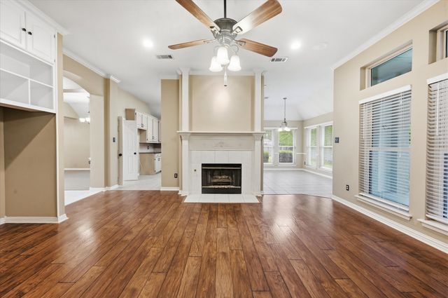 1616 Oak Creek Drive, Hurst, TX 76054