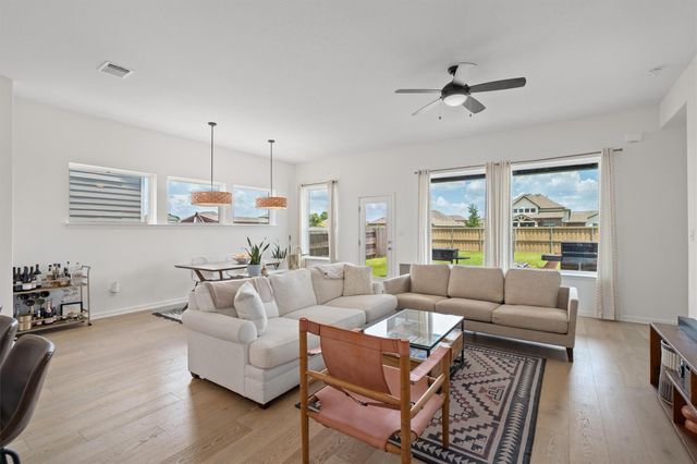 158 Patrick Herndon DR, Bastrop, TX 78602
