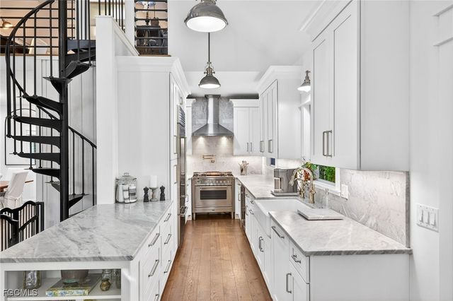 1973 Wild Lime DR, Sanibel, FL 33957